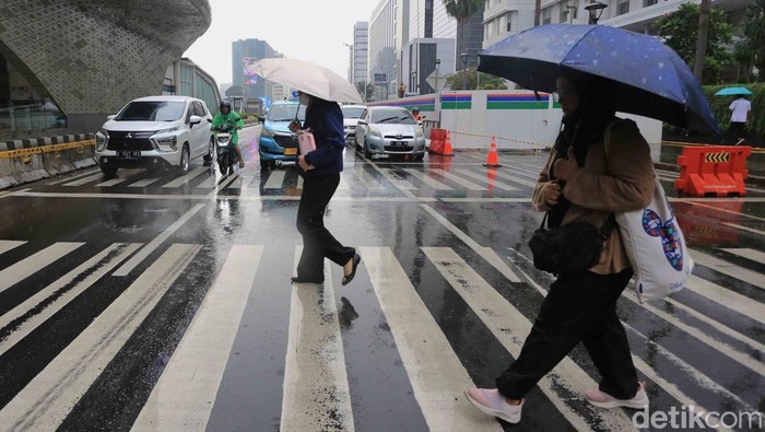 Awal Mei, Jakarta Dilanda Cuaca Ekstrem, Warga Diminta Tingkatkan Kewaspadaan
